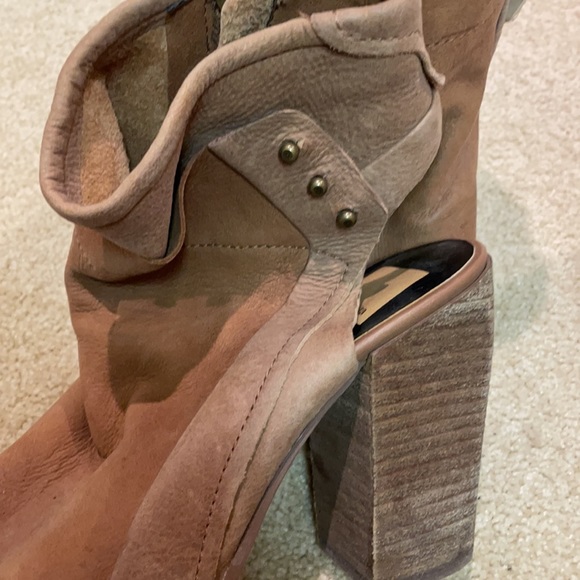 dolce vita fringe open toe heels - Picture 2 of 5